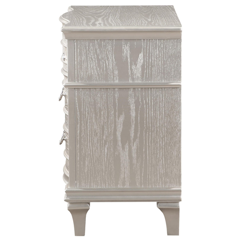  Coaster Furniture Evangeline 223392 3-Drawer Nightstand - Silver Oak IMAGE 4