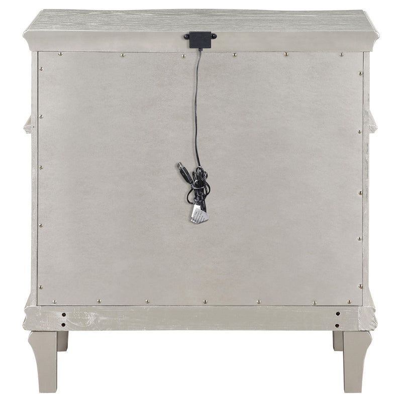  Coaster Furniture Evangeline 223392 3-Drawer Nightstand - Silver Oak IMAGE 6